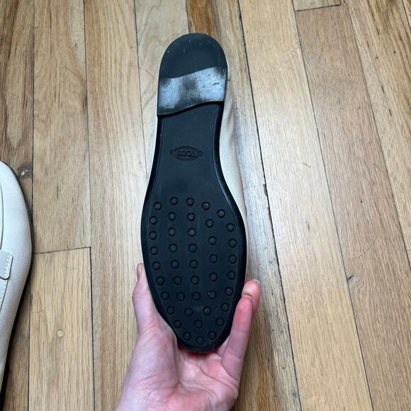 Tod's T Women's 38 1/2 US 8.5 Timeless Leather Loafters White With Gold Hardwear - Picture 7 of 16